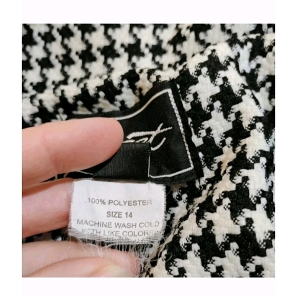 Elegant Houndstooth Women's Blazer - Picture 6 of 10